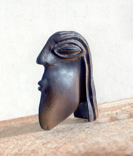 Title: 'Head - 5', Medium: 'Ceramic', Size: '20 x 15 x 10 cm', Year: '1985'